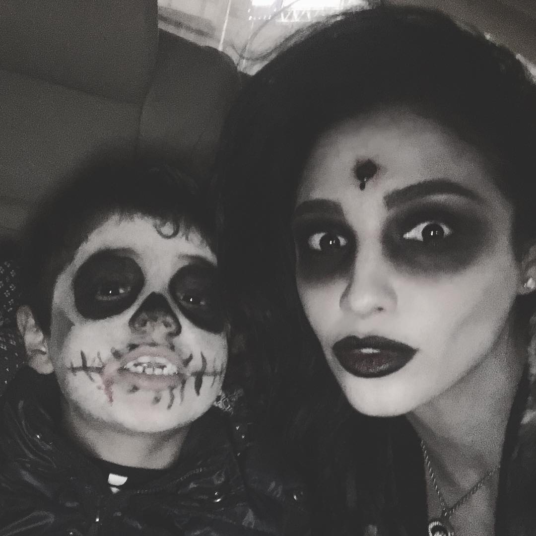 Санта Димопулос с сыном Санта Димопулос на Хэллоуин