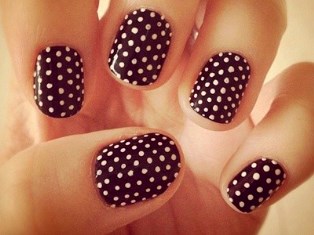 маникюр горошек тренды в маникюре